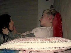 Mi Hermanastra Y Yo Nos Pusimos Cachondos Y Hacemos El Amor En La Cama De Sus Padres