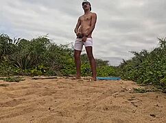punheta e gozada na praia 😏