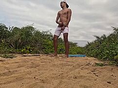 punheta e gozada na praia 😏