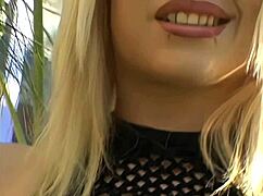 rio mariah's dirty habit is deepthroatin cock n anal