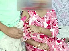 स्तेपसिस्टर पैंटी खो देती है, स्तेपब्रदर उसे ढूंढकर मोनस्टर लंड से मिशनरी में झुका कर चोदता है