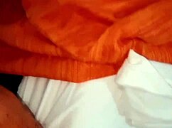 amateur cums after seeing stepmother in shower