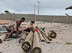 Carpinteiro vai receber o pagamento e teve uma supresa das donas da obra