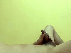 I had a huge erupshun of hot cum all over