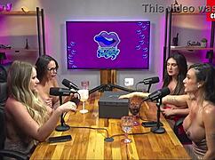 Morena Safada Licks Amigas