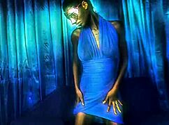 Abena Assbanger Showcases Slim Body in Erotic Dance