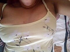 Morena Caliente Recien Levantada Con Pezones Duros Y Coño Mojado Hace Rapidin