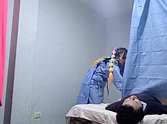 La enfermera empezar�a con el tratamiento y no imaginaba que ser�a con mi polla dentro de su co�o que enfermera sucia