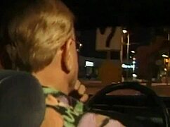 they're fucking in the car right in front of the driver! 🚗😱