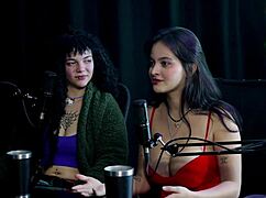 Safada faz uma dança sensual após dizer que sempre trabalhou com arte