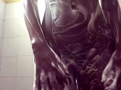 I look best while soapy - masturbation in the shower