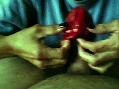 Wow, amateur wife delivers sloppy fruit roll-up blowjob!