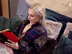 lesbea lilly bella and british blonde romantic lesbian scissoring orgasms