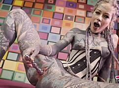 Anuskatzz in corset toys metal, gets ass fucked by big dick, squirts