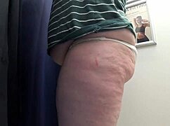 Milf Pawg Tries Tight Leggings