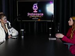 Hoje prefere um relacionamento aberto e com homens nunca deu o cu por perder o tes�o e o fetiche - jhocy sheer red