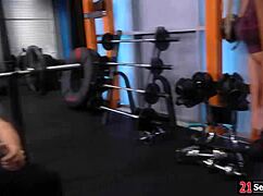 Blonde Cherry Kiss rocks that DP threesome in the gym 😏