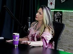 raphaela savanah's first anal was from behind, she loves cum, addicted to menage, even played siririca in uber on halloween.