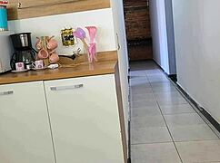 Sexo arriscado enquanto meu marido estava no banho transei com amigo dele quase fomos pego