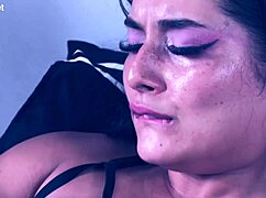 Who wants to lick my big pussy and tickle my feet!