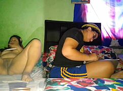 Me Masturbo Mi Gran Coño Mientras Mi Hermanastra Hace Las Tareas De La Universidad