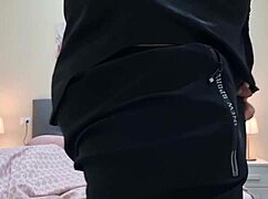 ASSOLO CON SEGA E SBORRATA RAGAZZO ITALIANO SI SEGA VELOCE - CAZZO IN PRIMO PIANO E UNINTENSA SBORRATA