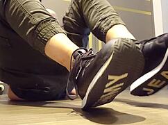 i love wanking off in my tight sneakers so much