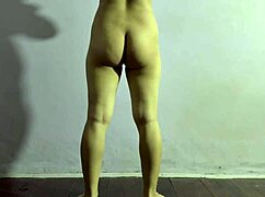 damn this fine amateur girl's fat ass shakes during home workout session